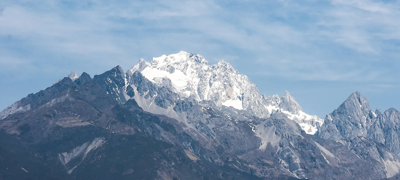 雲南麗江玉龍雪山十三峰主峰高清實景